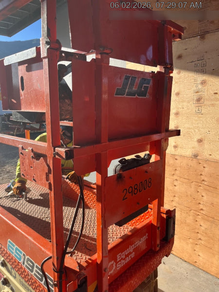 2023 JLG ES1932