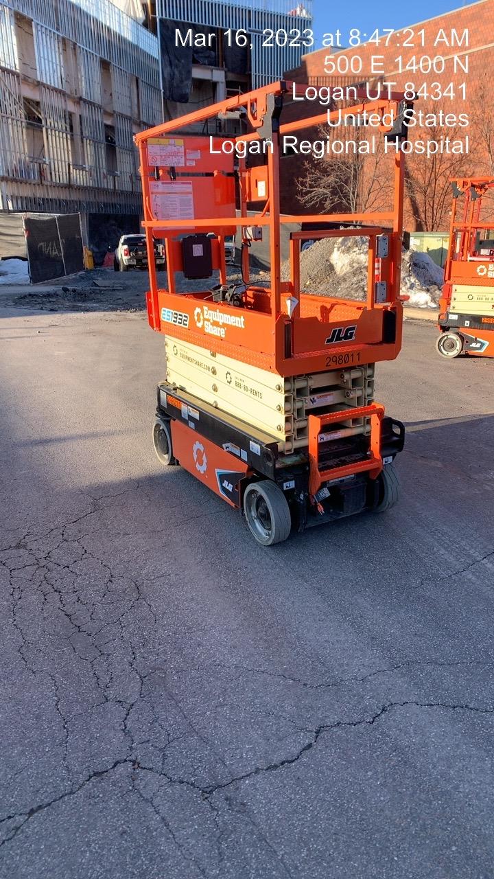 2023 JLG ES1932