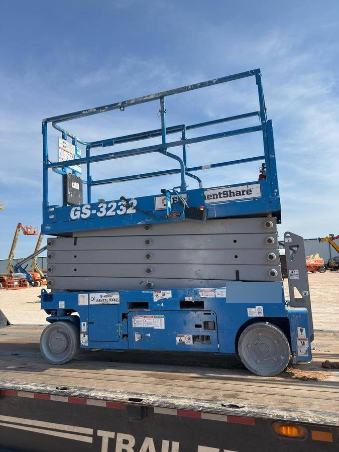 2023 GENIE GS-3232