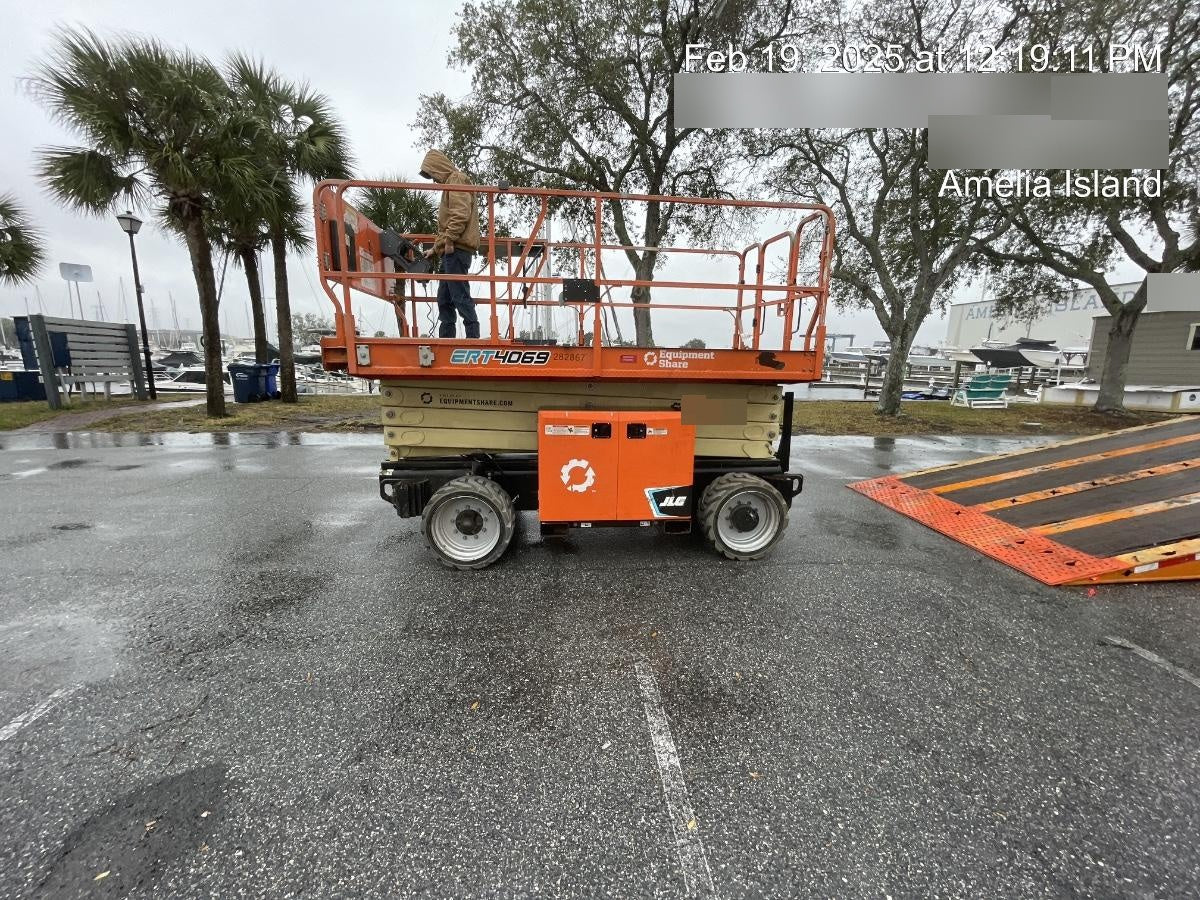 2022 JLG ERT4069