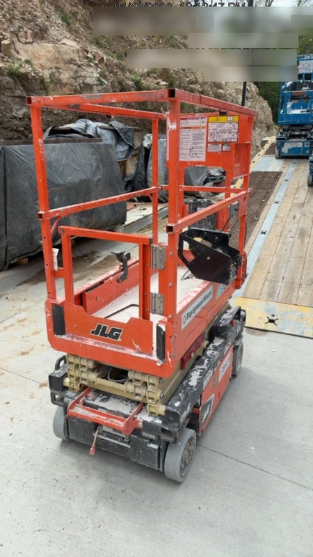 2021 JLG ES1330L