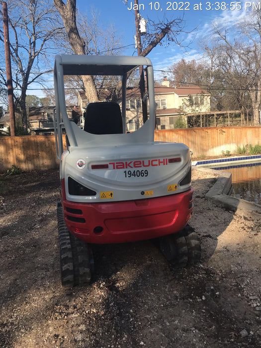 2021 TAKEUCHI TB235-2R