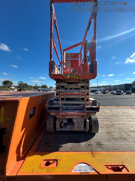 2021 JLG ES1932