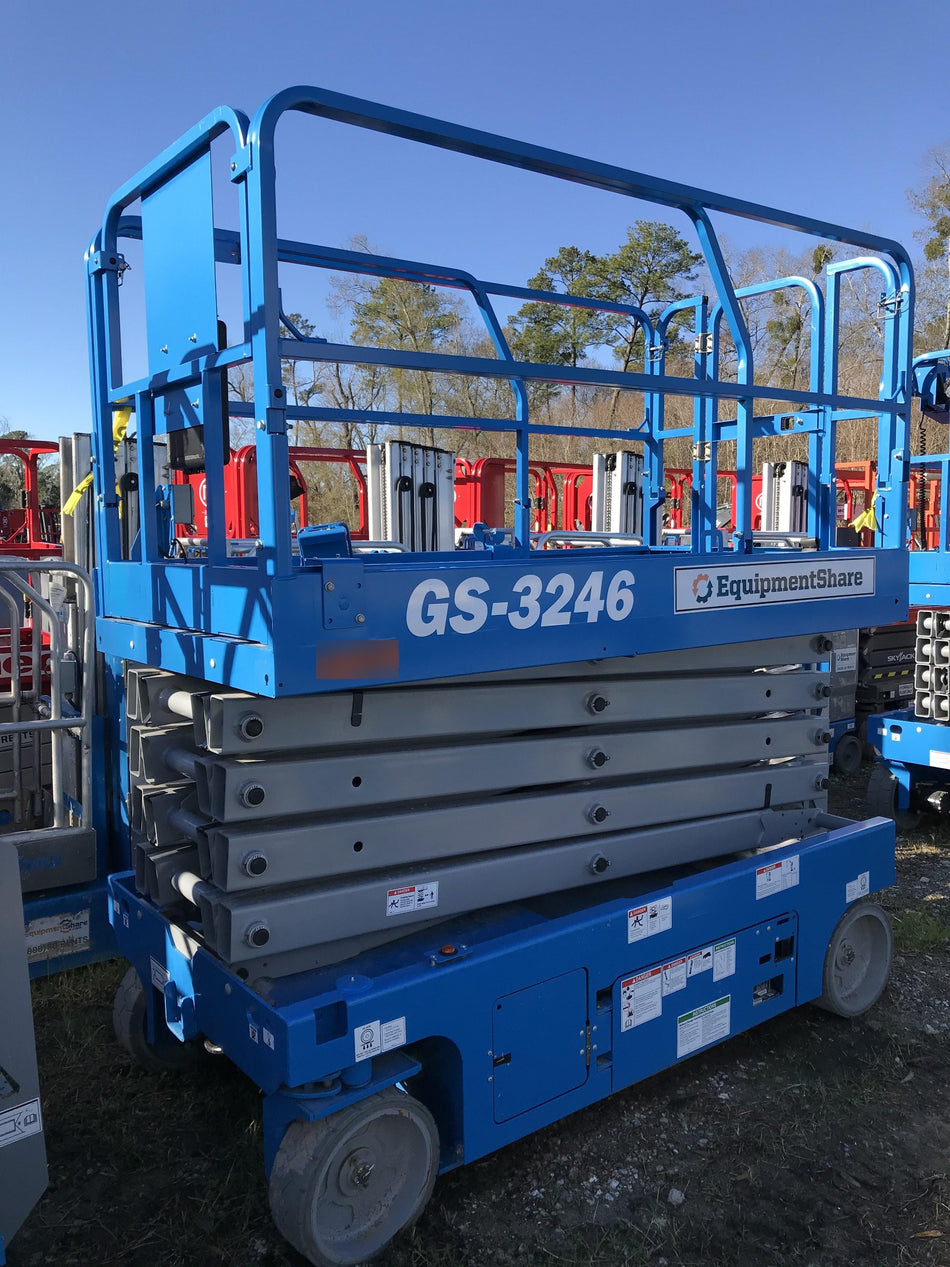 2019 Genie GS-3246 Folding rails with full height swing gate