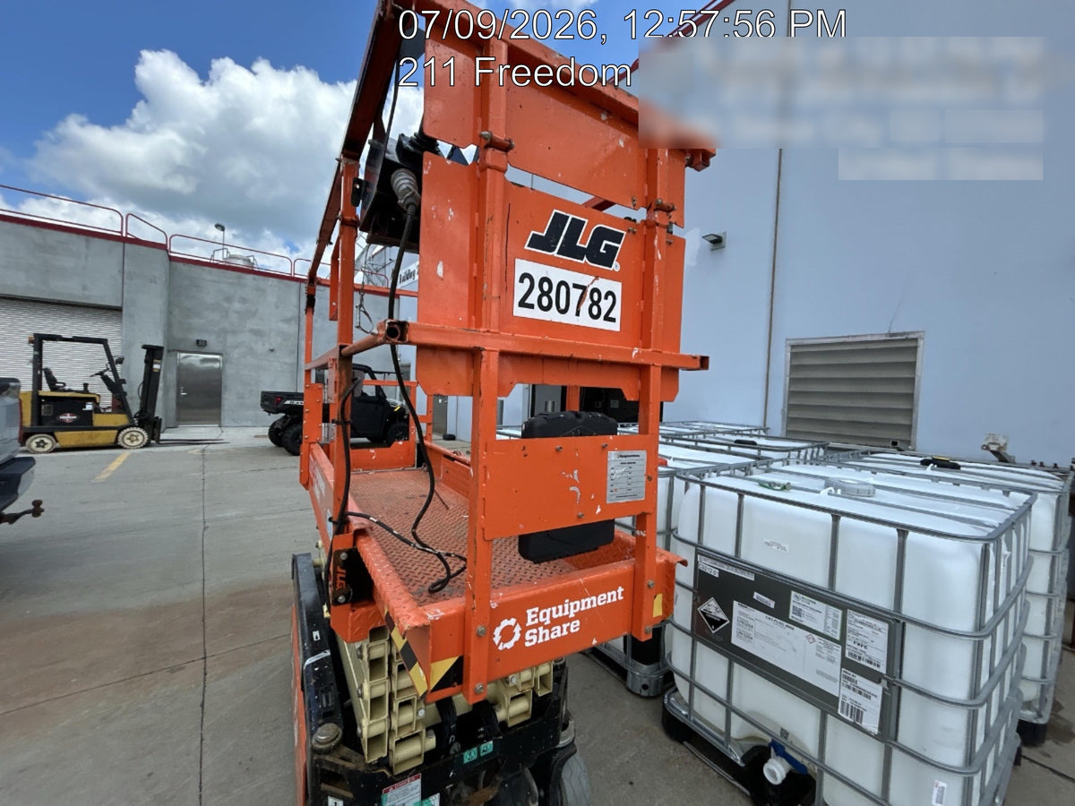 2022 JLG ES1932