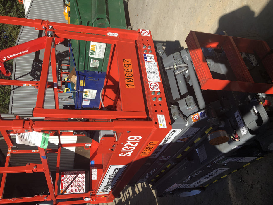 2020 Skyjack SJIII-3219 Solid NM Tires, Half height spring hinged entry gate, Dual Beacons, 800W Inverter