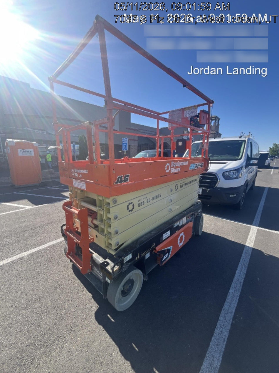 2022 JLG ES3246