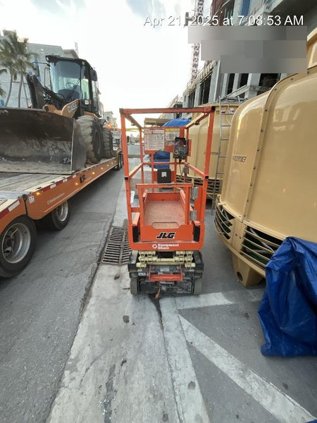 2022 JLG ES1330L