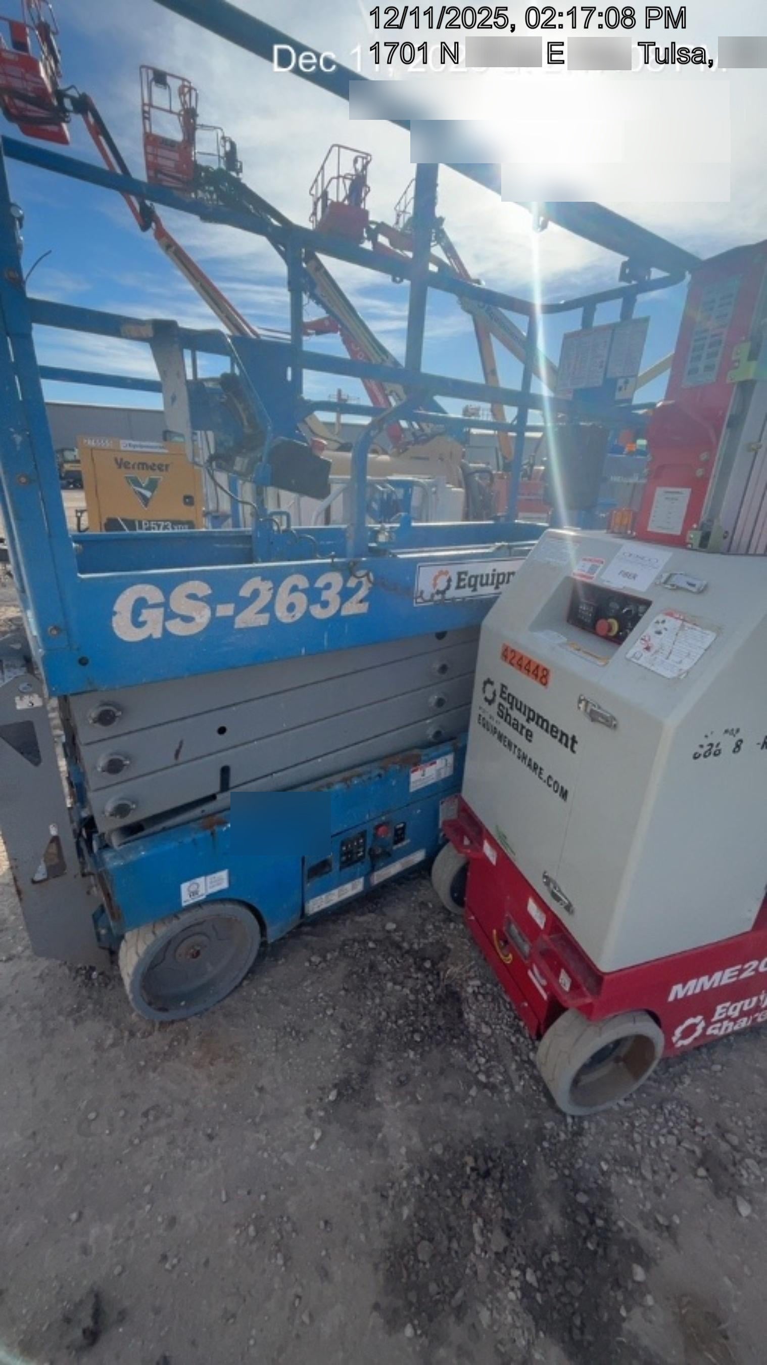 2019 Genie GS-2632 Folding rails with half height swing gate