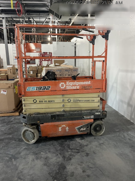 2022 JLG ES1932