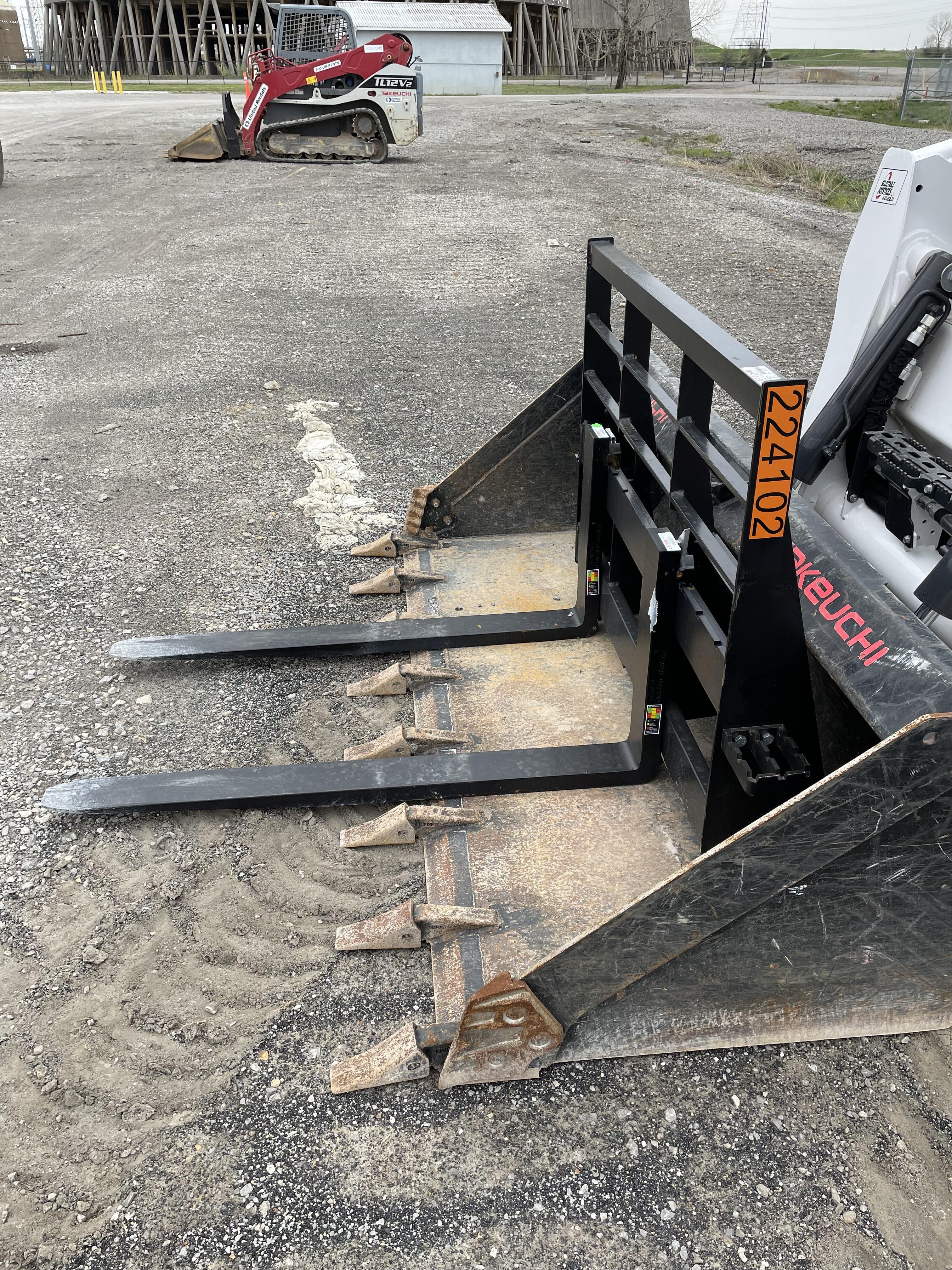 2022 ARROW MATERIAL HANDLING 48" Pallet Forks - Arrow