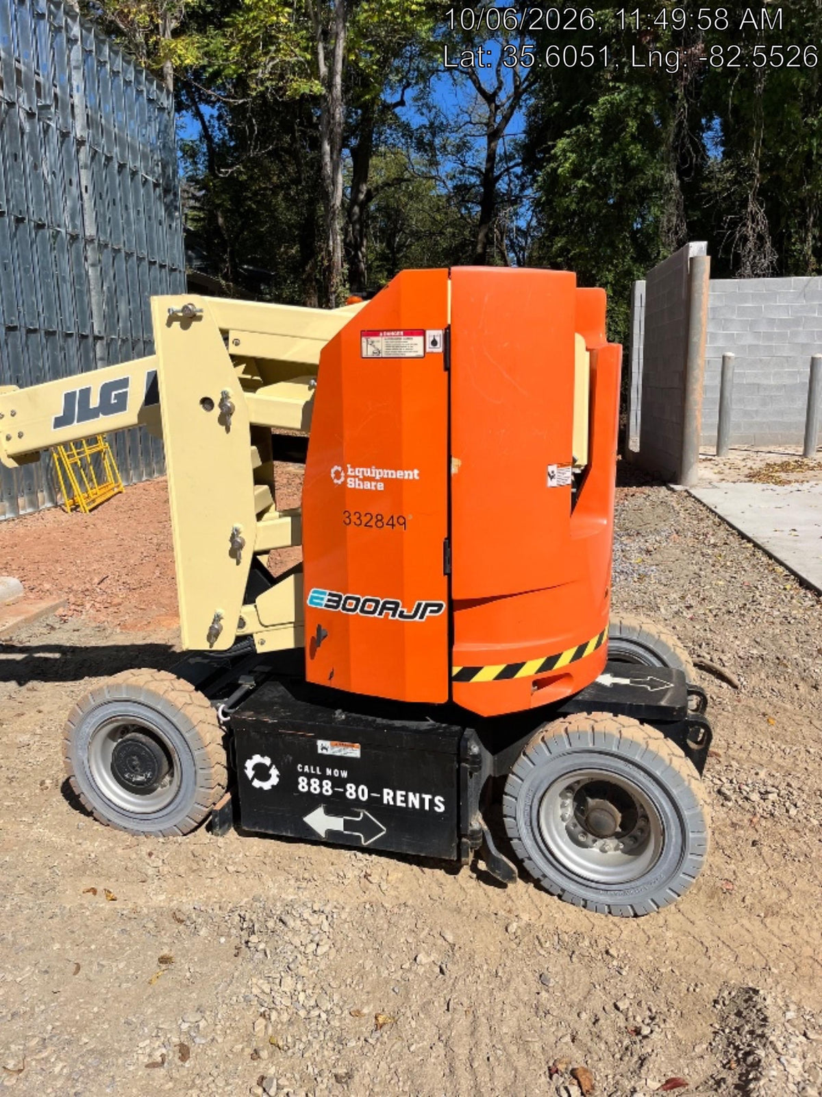 2023 JLG E300AJP