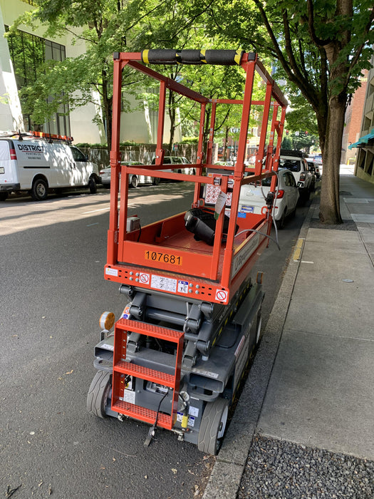 2020 Skyjack SJIII-3219 Solid NM Tires, Half height spring hinged entry gate, Dual Beacons, 800W Inverter