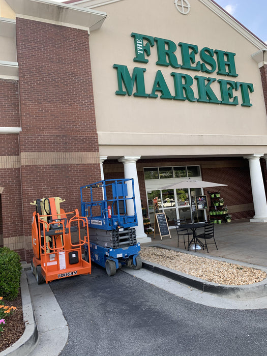 2019 Genie GS-2632 Folding rails with half height swing gate