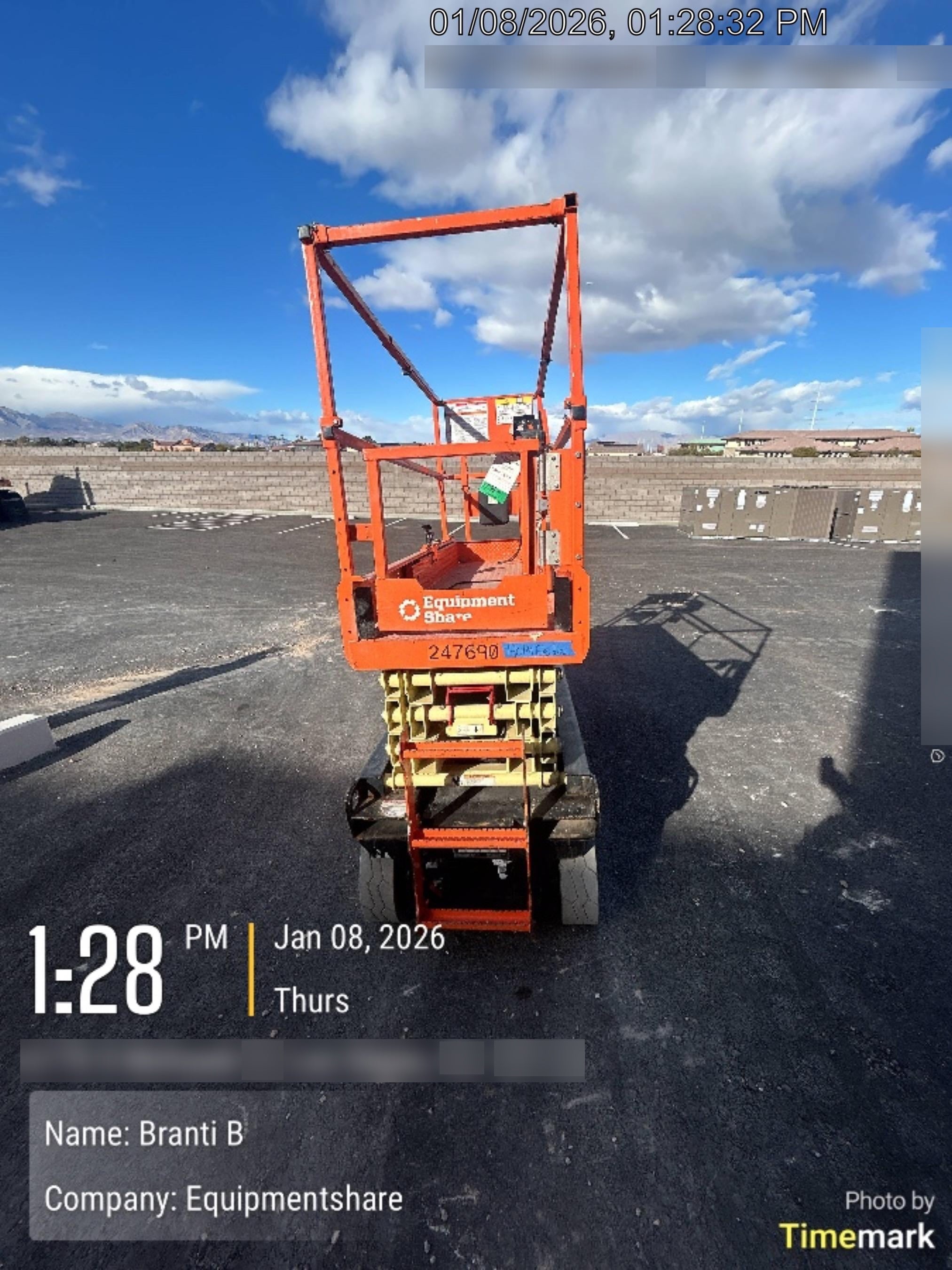 2022 JLG ES2632