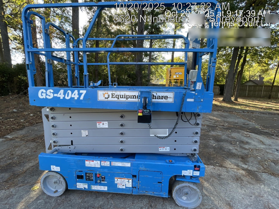 2019 Genie GS-4047 Folding rails with half height swing gate