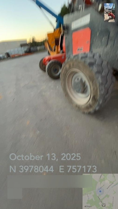2021 JLG 1075