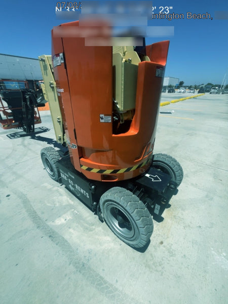 2025 JLG E300AJP