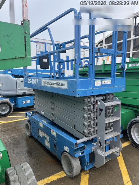 2019 Genie GS-4047 Folding rails with half height swing gate