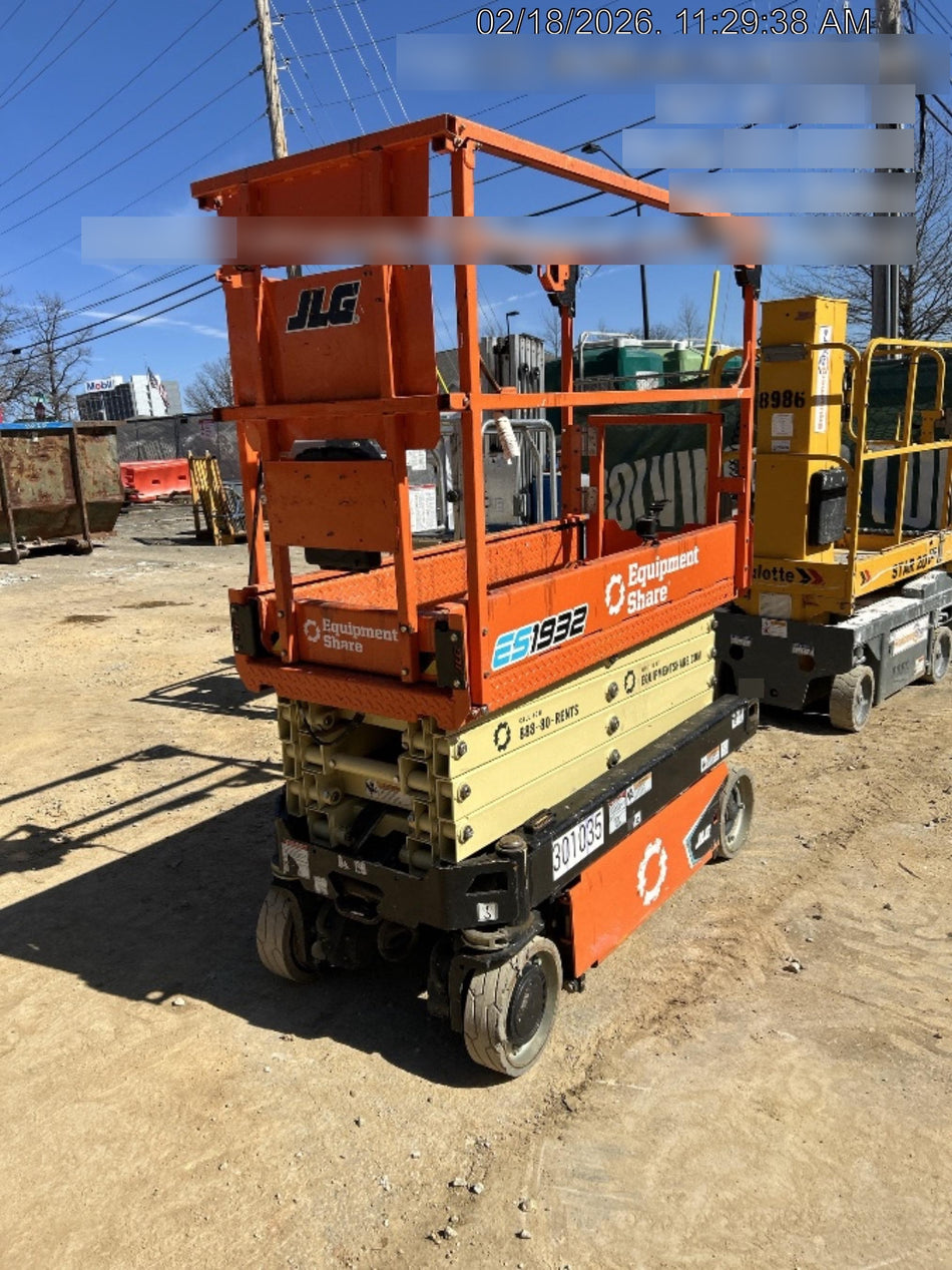 2023 JLG ES1932
