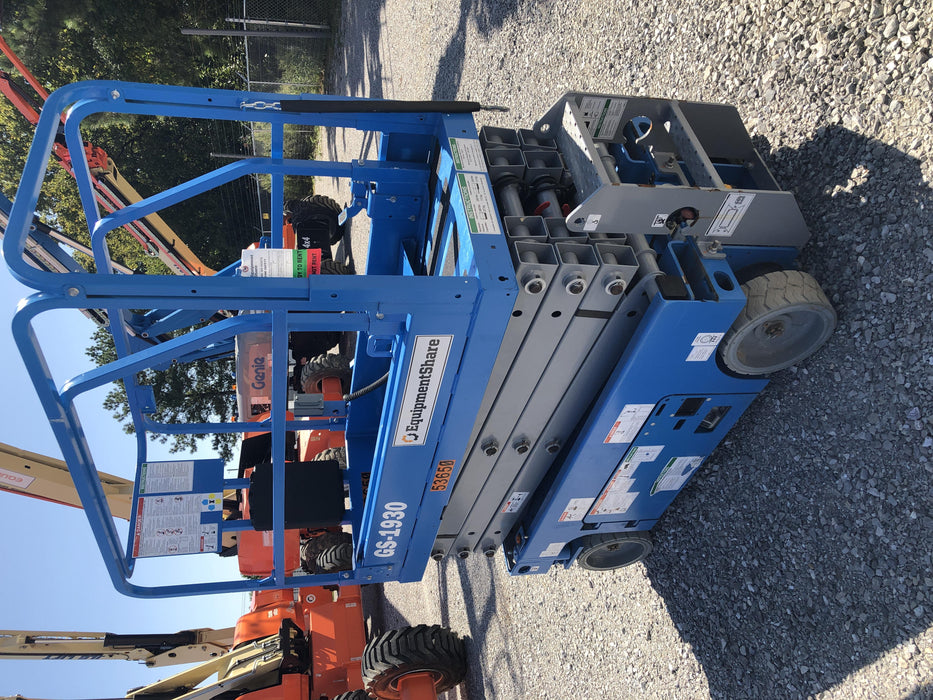 2019 Genie GS-1930 Fixed Rails with Chain Entry