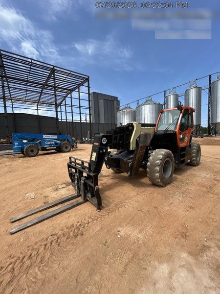 2022 JLG 1075