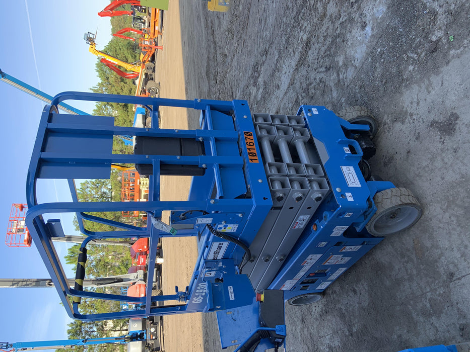 2020 Genie GS-1930 Fixed rails with chain entry gate - Pre A92.20