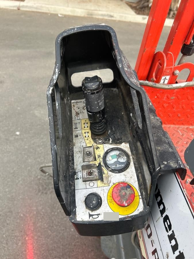 2020 Skyjack SJIII-3219 Solid NM Tires, Half height spring hinged entry gate, Dual Beacons, 800W Inverter