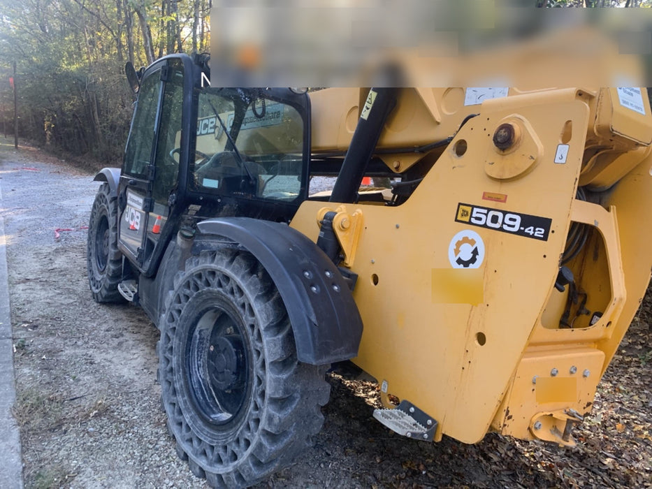 2019 JCB 509-42 Cab/Heat/Air, 74 HP, Solid Tires, STD Worklight, Beacon, Aux Hydraulics, Lifting Eye, Back up Alarm w/66" Carriage/60" Forks