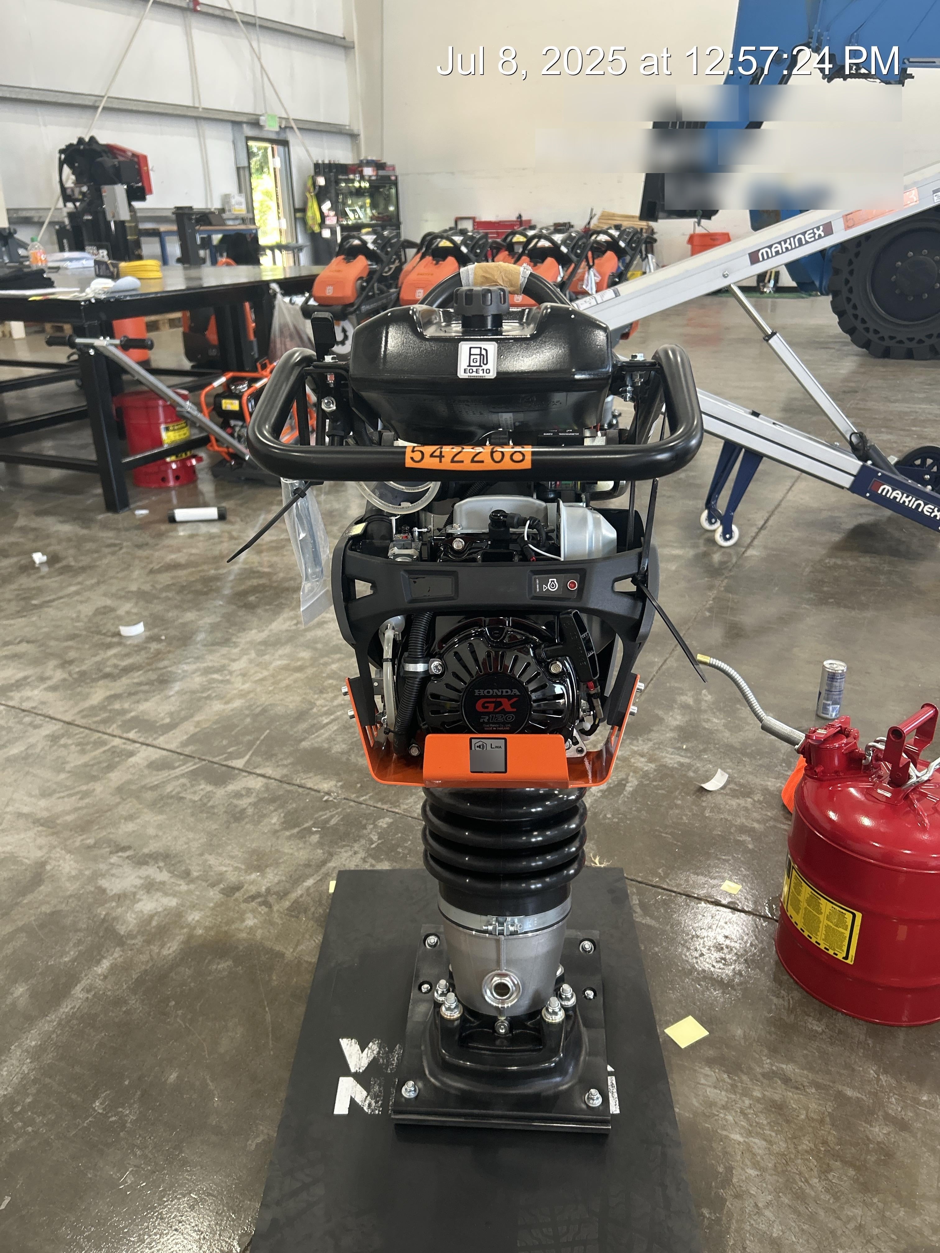 2025 HUSQVARNA LT6005