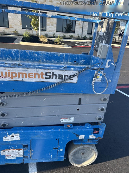 2019 Genie GS-2632 Folding rails with half height swing gate