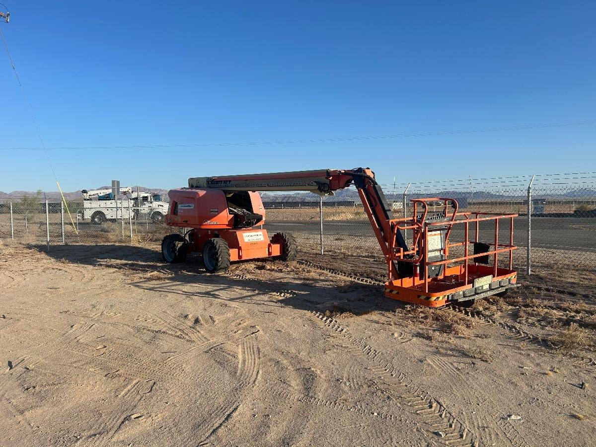 2021 JLG 660SJ