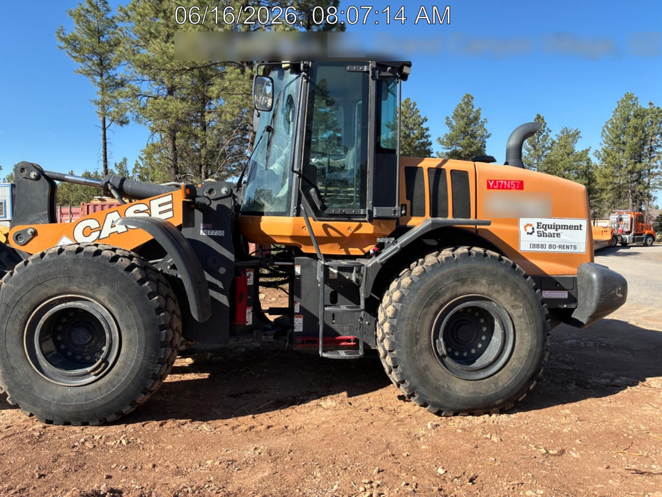 2022 CASE 821G