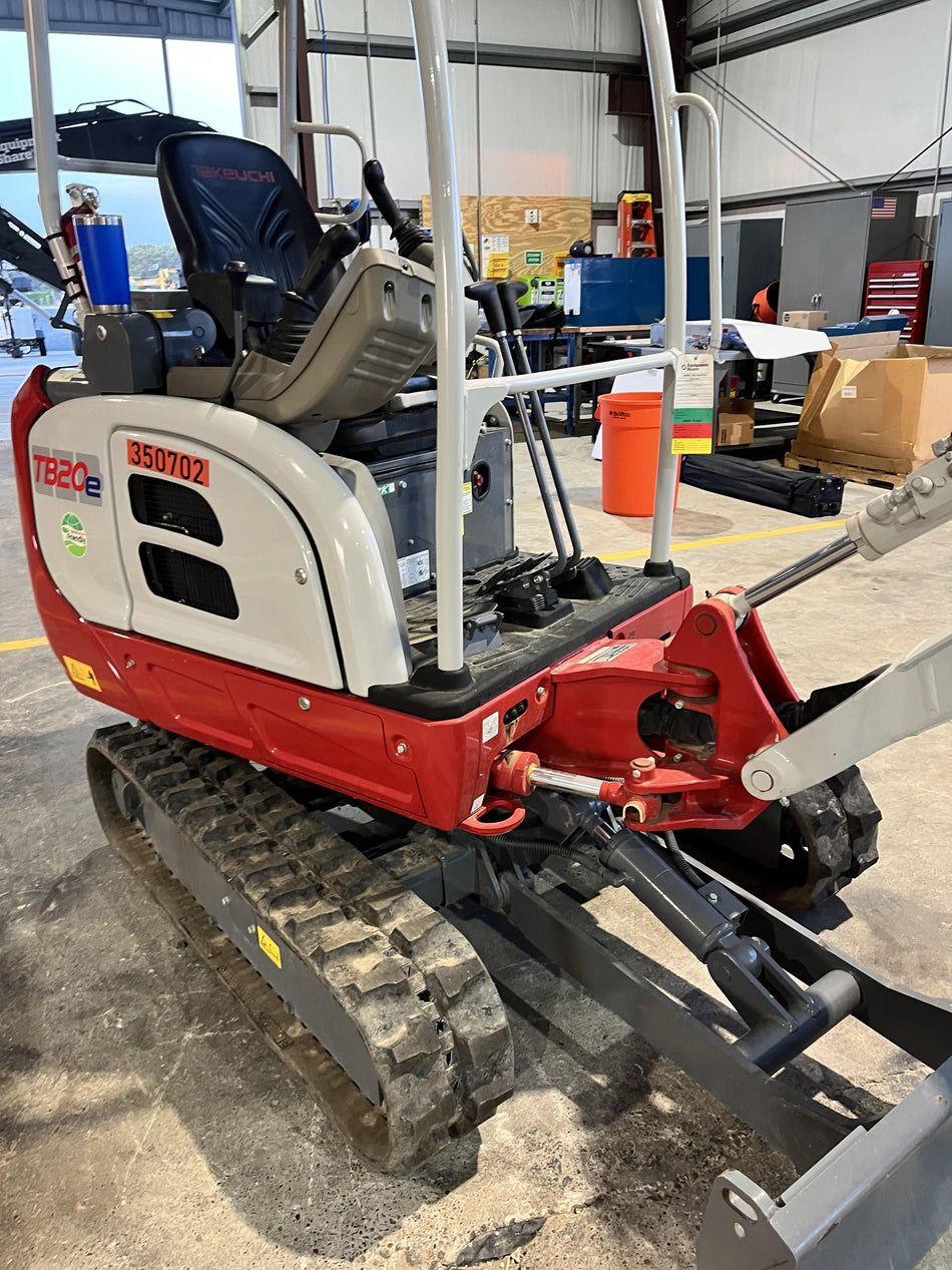 2023 TAKEUCHI TB20e
