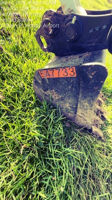 2025 TAKEUCHI 24" Bucket Takeuchi