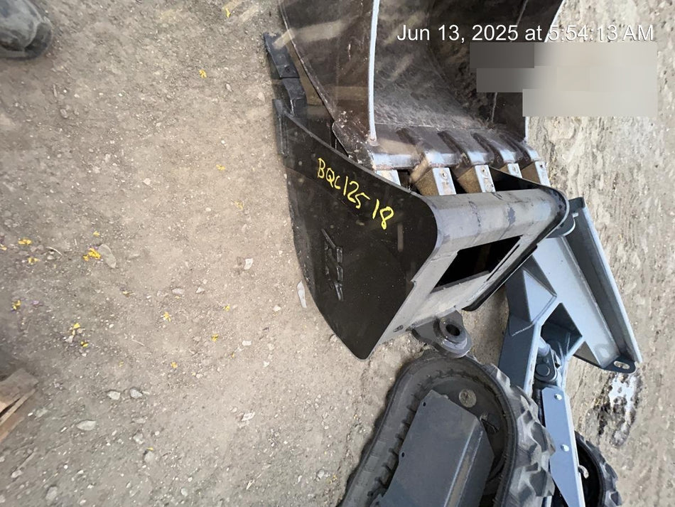 2025 TAKEUCHI 18" HD Bucket - Takeuchi