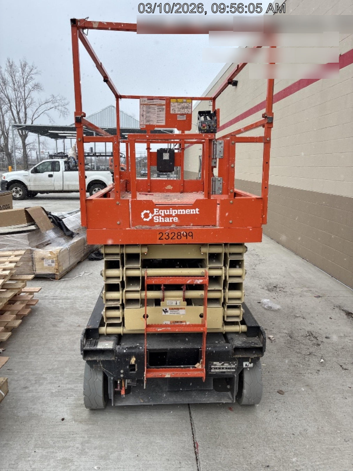2022 JLG ES3246