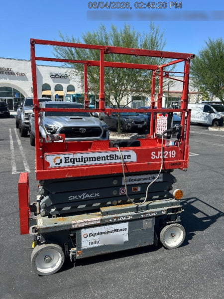 2020 Skyjack SJIII-3219 Solid NM Tires, Half height spring hinged entry gate, Dual Beacons, 800W Inverter
