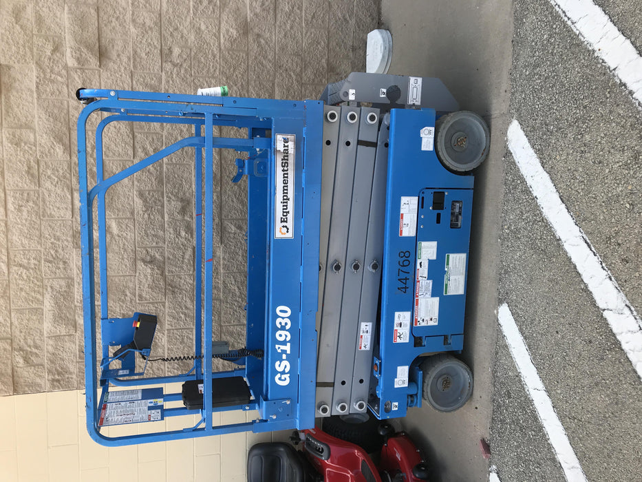 2019 Genie GS-1930 Fixed rails with chain Entry