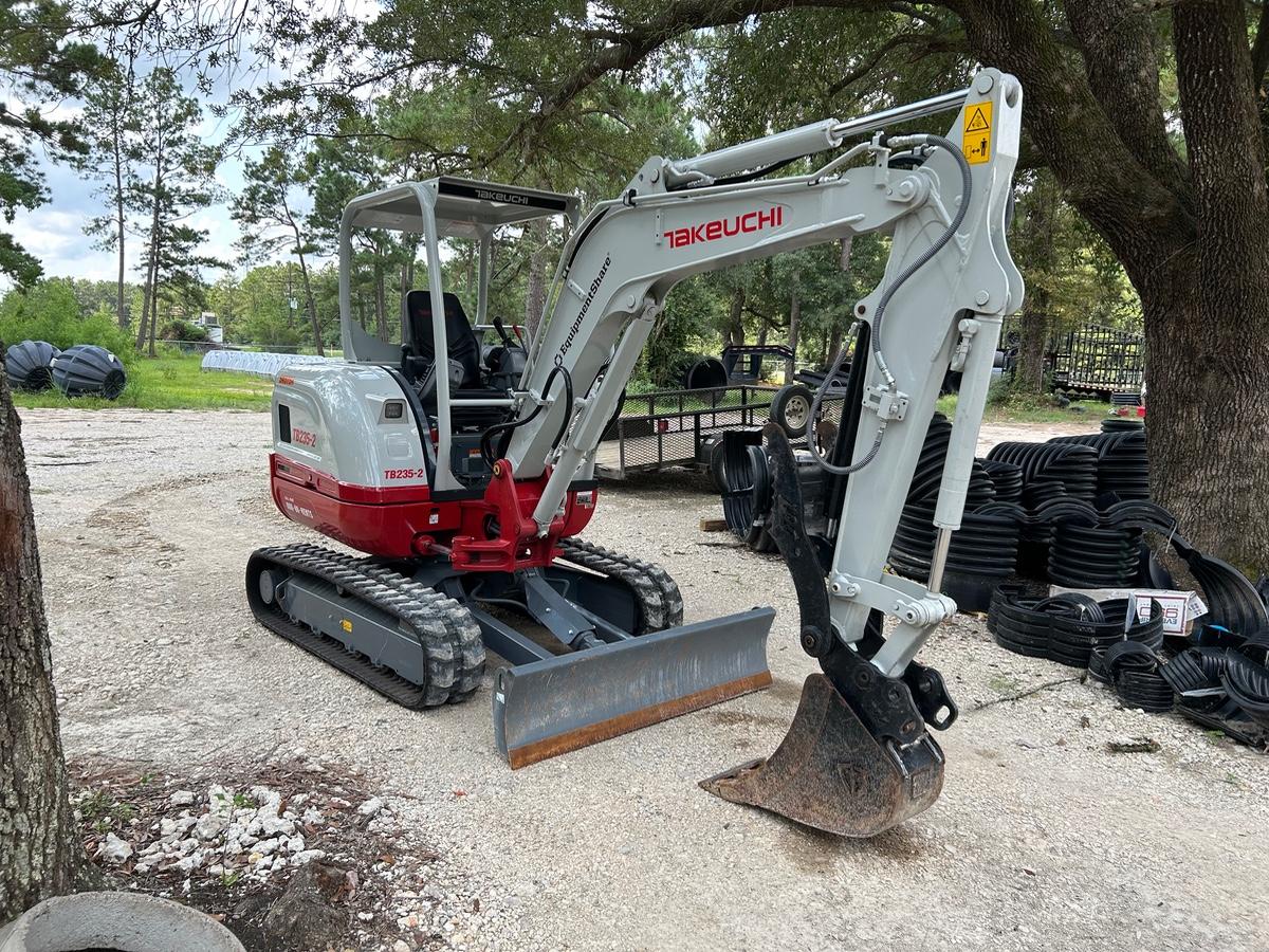 2025 TAKEUCHI TB235-2R