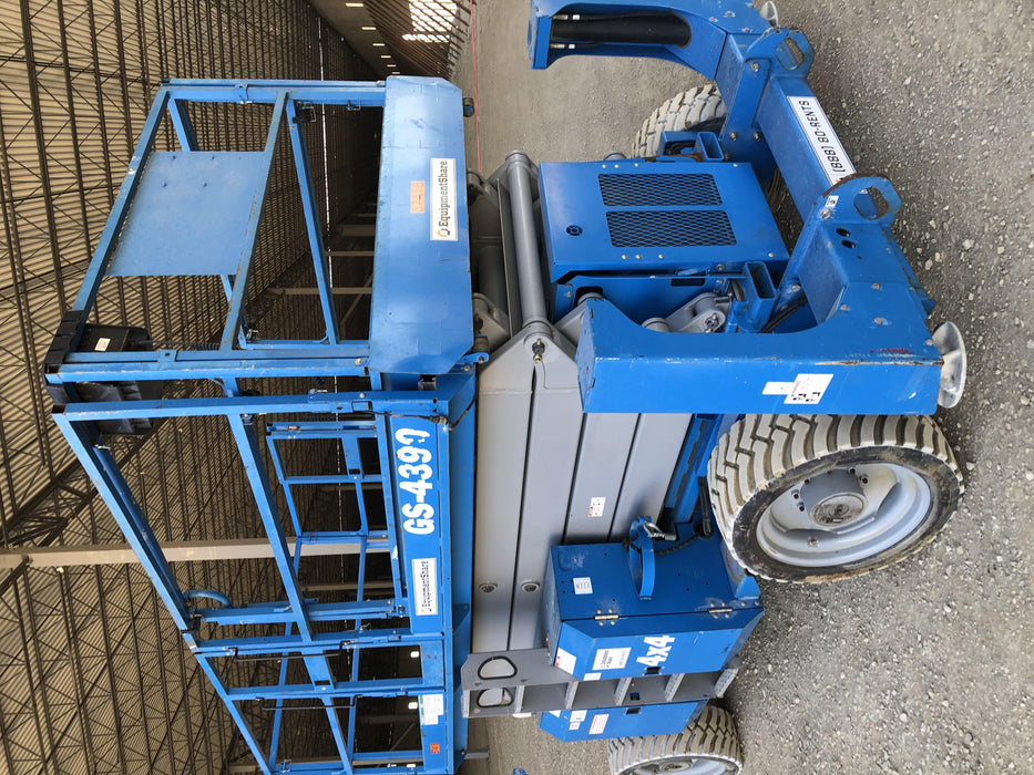 2012 GENIE GS-4390 RT