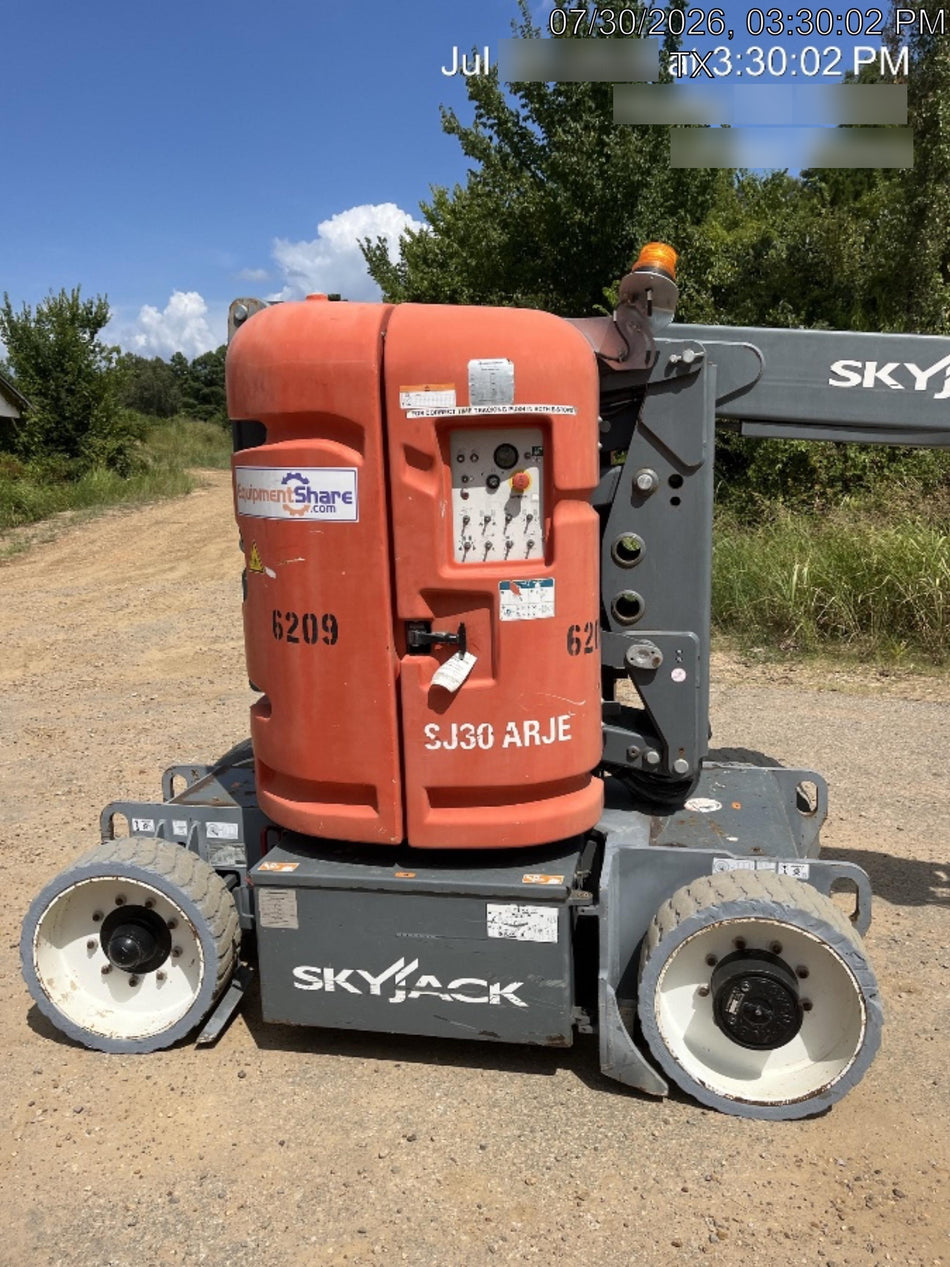 2017 SKYJACK SJ30 AJE