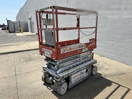 2018 Skyjack SJIII-3219 Skyjack SJIII3219 Scissor Lift w/Trojan Batteries