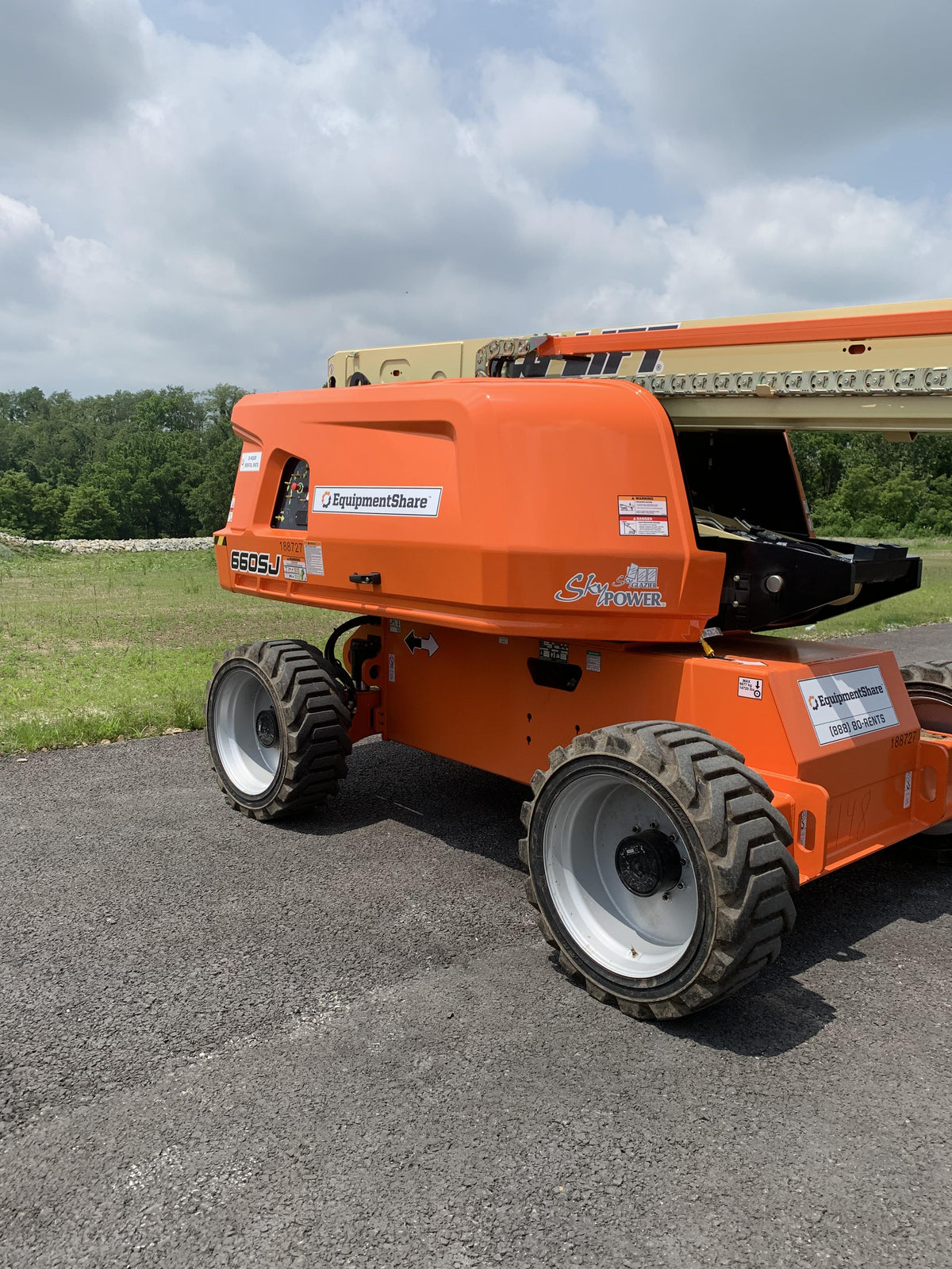 2022 JLG R3246
