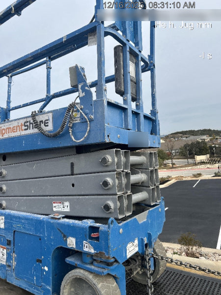 2019 Genie GS-2632 Folding rails with half height swing gate