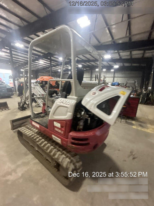 2021 TAKEUCHI TB235-2R