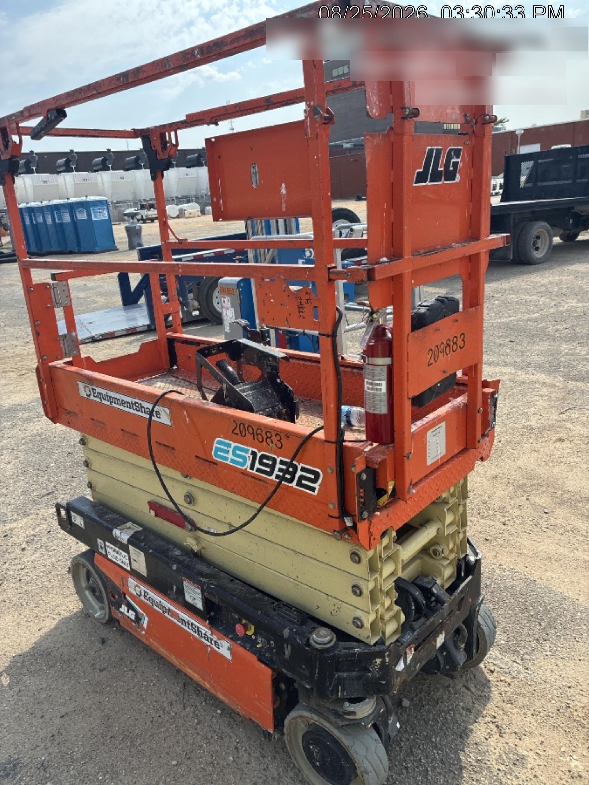 2022 JLG ES1932