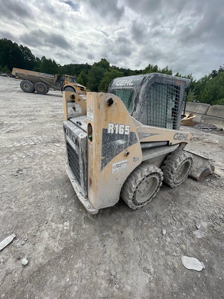 2016 GEHL R165