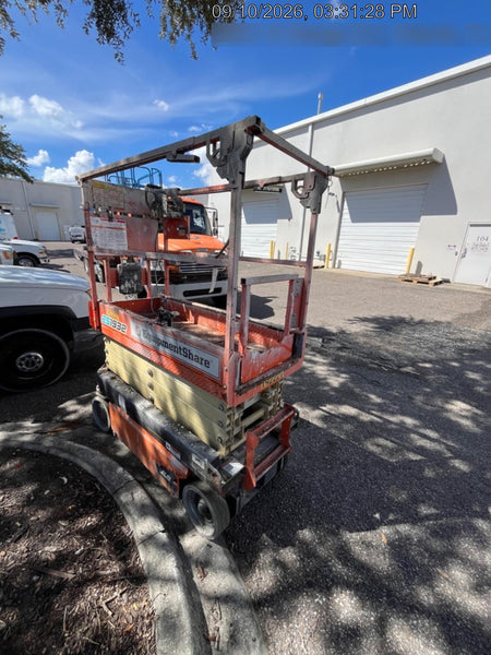 2021 JLG ES1932
