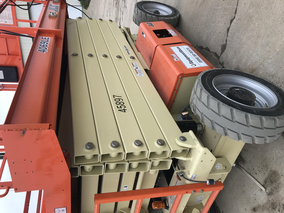 2019 JLG 4069LE Solid Non Marking Tires, Rotating Beacon
